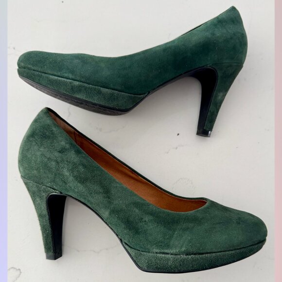 Clarks Indigo Moss Green Suede Heels – Size 7 - Picture 3 of 6